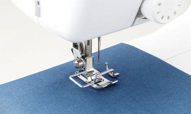 Hovedbilde Brother K-144S Lille engel Symaskin